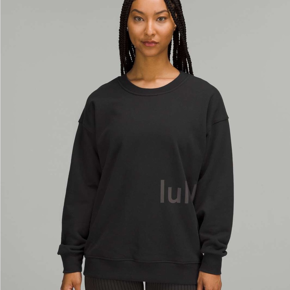 NWOT Lululemon perfectly oversize crew size 2, black with Lululemon graphic